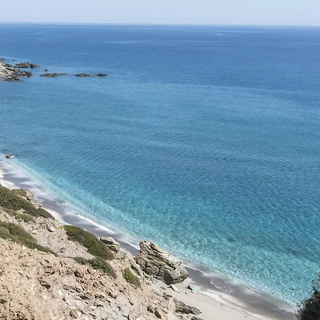 Thalassopetra فندق
